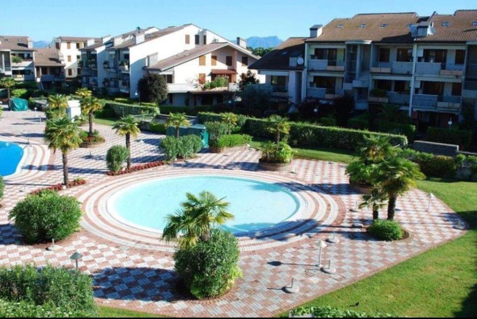 Апартаменты Casa Lorenzo Дезенцано-дель-Гарда Экстерьер фото